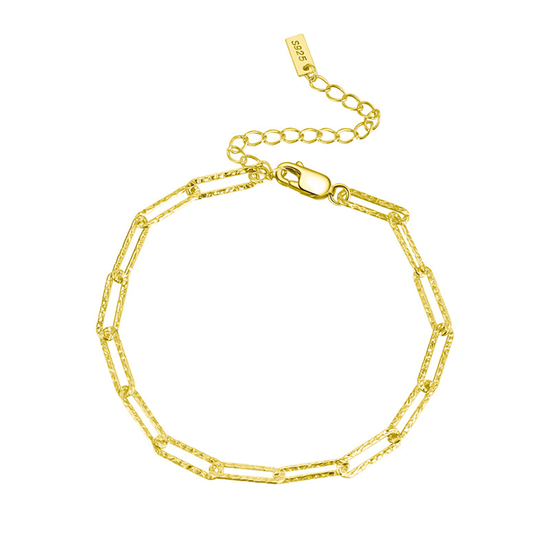 Paperclip Armband mit feinen, länglichen Gliedern aus 925 Sterling Silber, zart strukturiert, minimalistisch und verstellbar