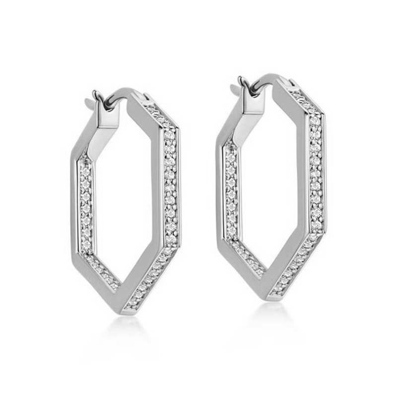 Sechseck-Kreolen „Prisma“ aus 925 Sterling Silber mit feiner Pavé-Zirkonia-Reihe, wahlweise vergoldet oder rhodiniert.