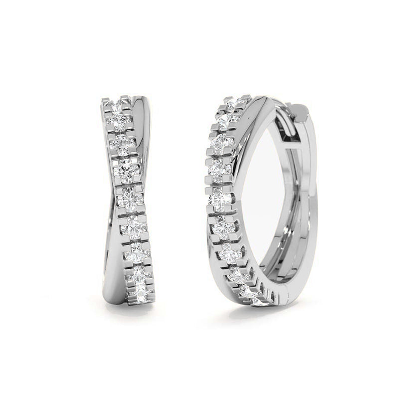 Geschwungene Kreolen aus 925 Sterling Silber mit Zirkonia, erhältlich in rhodinierter oder vergoldeter Ausführung, edles Design.