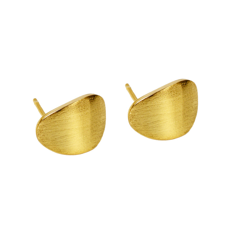 Matte, organische Ohrstecker aus 925 Sterling Silber mit sanft gewölbter Form und satiniertem Finish, minimalistischer Look